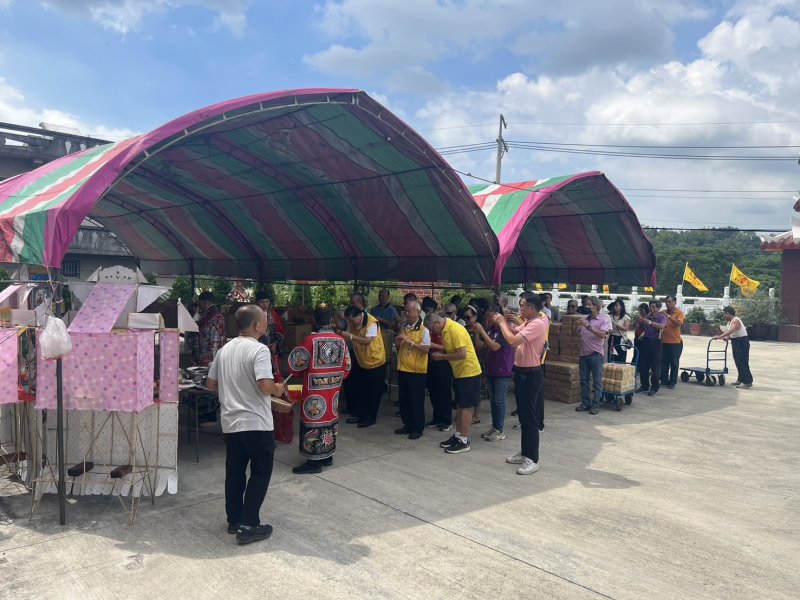 黃氏宗親會志工們